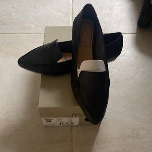 Me too black pointed loafers size 7.5